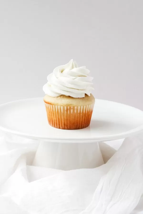 moist vanilla cupcakes